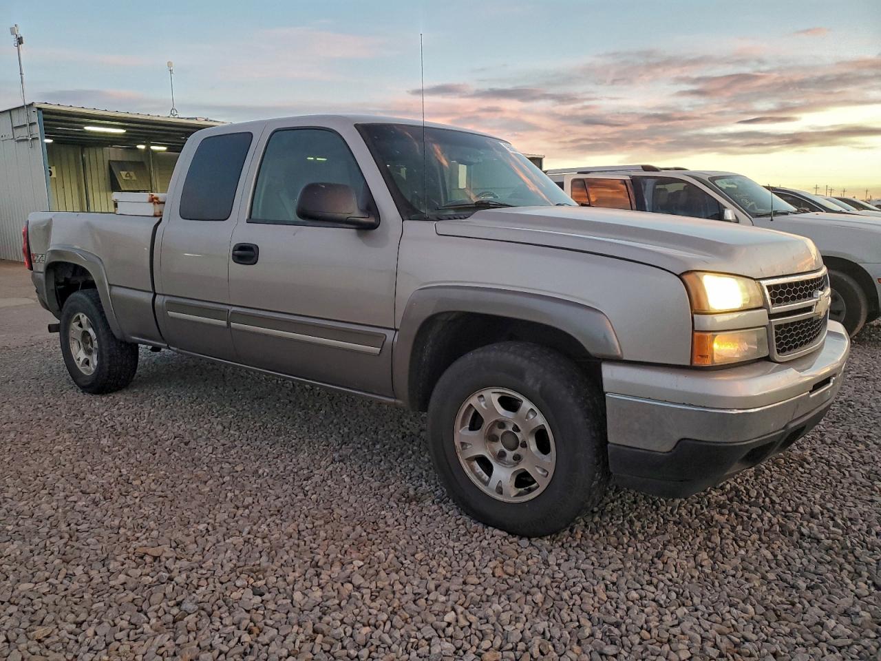 2006 CHEVROLET SILVERADO K1500 photo 4