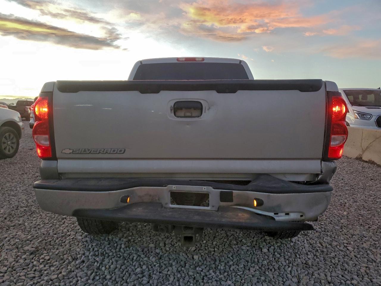 2006 CHEVROLET SILVERADO K1500 photo 6