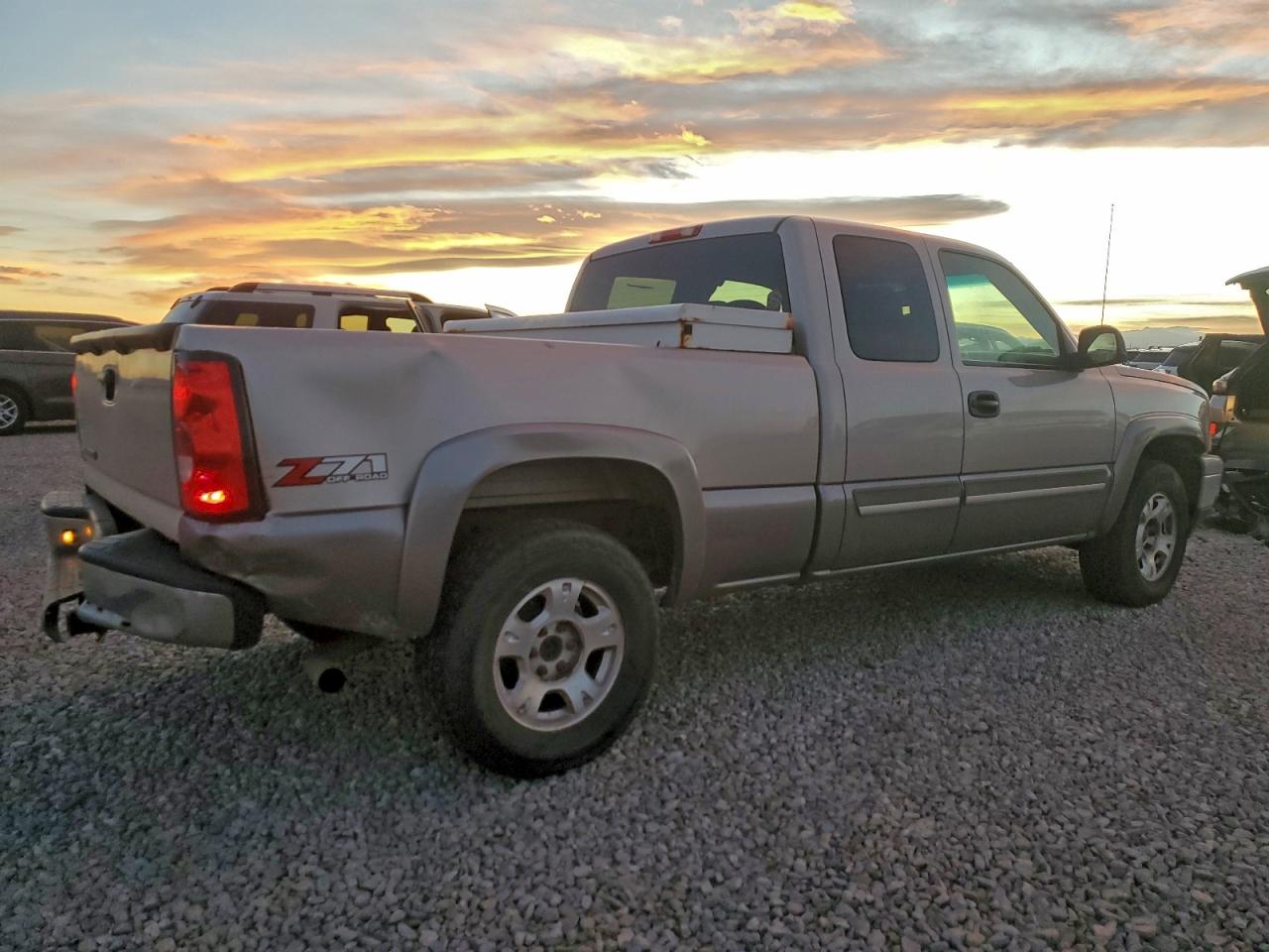 2006 CHEVROLET SILVERADO K1500 photo 3