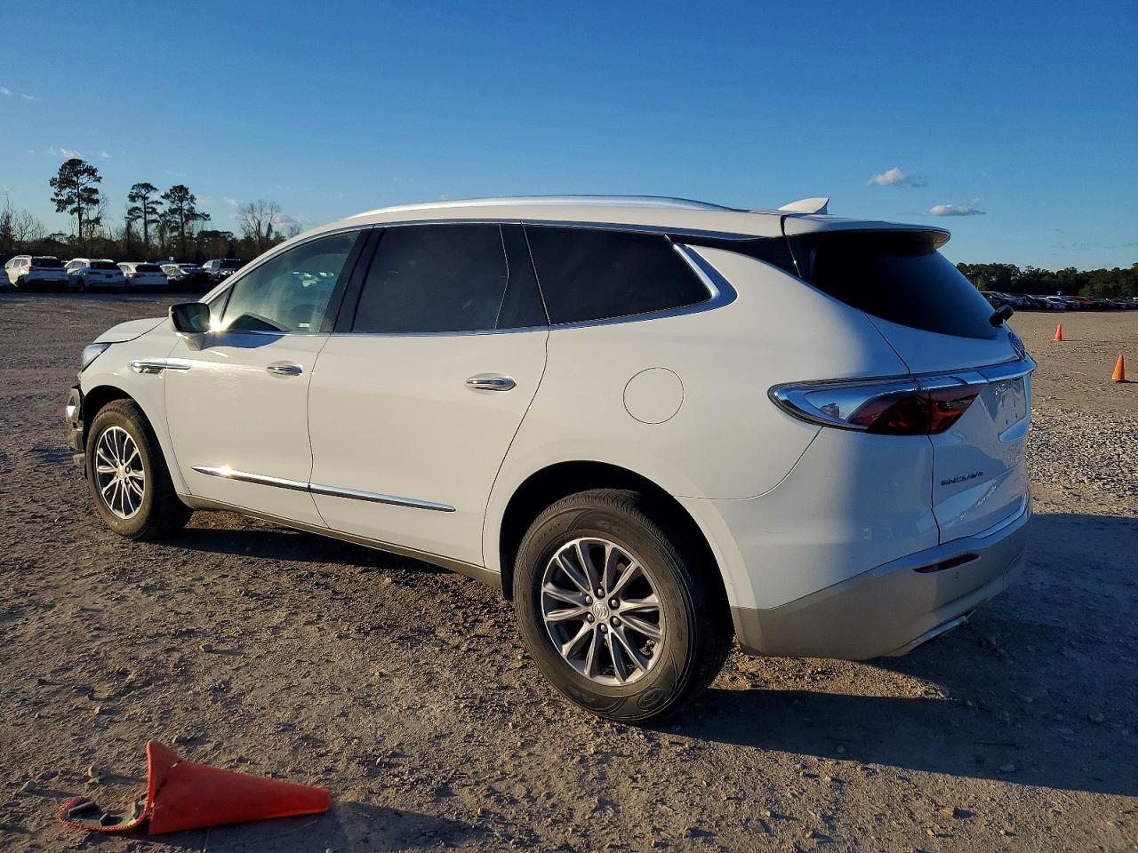 2022 BUICK ENCLAVE PREMIUM photo 2