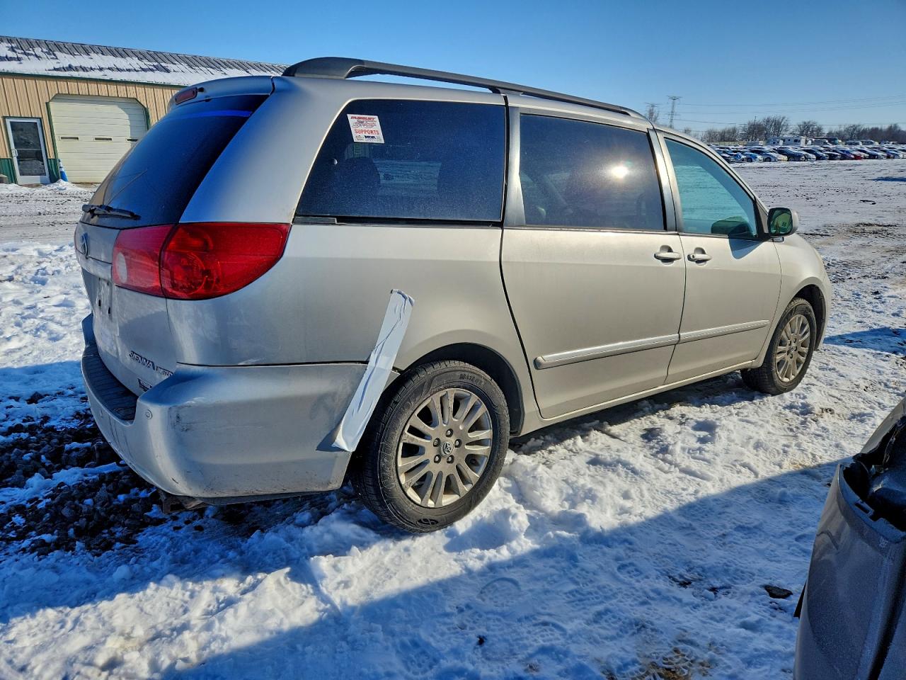 2009 TOYOTA SIENNA XLE photo 3