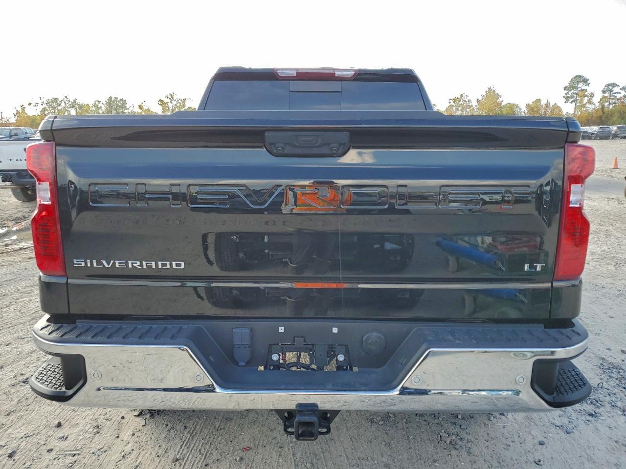 2024 CHEVROLET SILVERADO C1500 LT photo 11