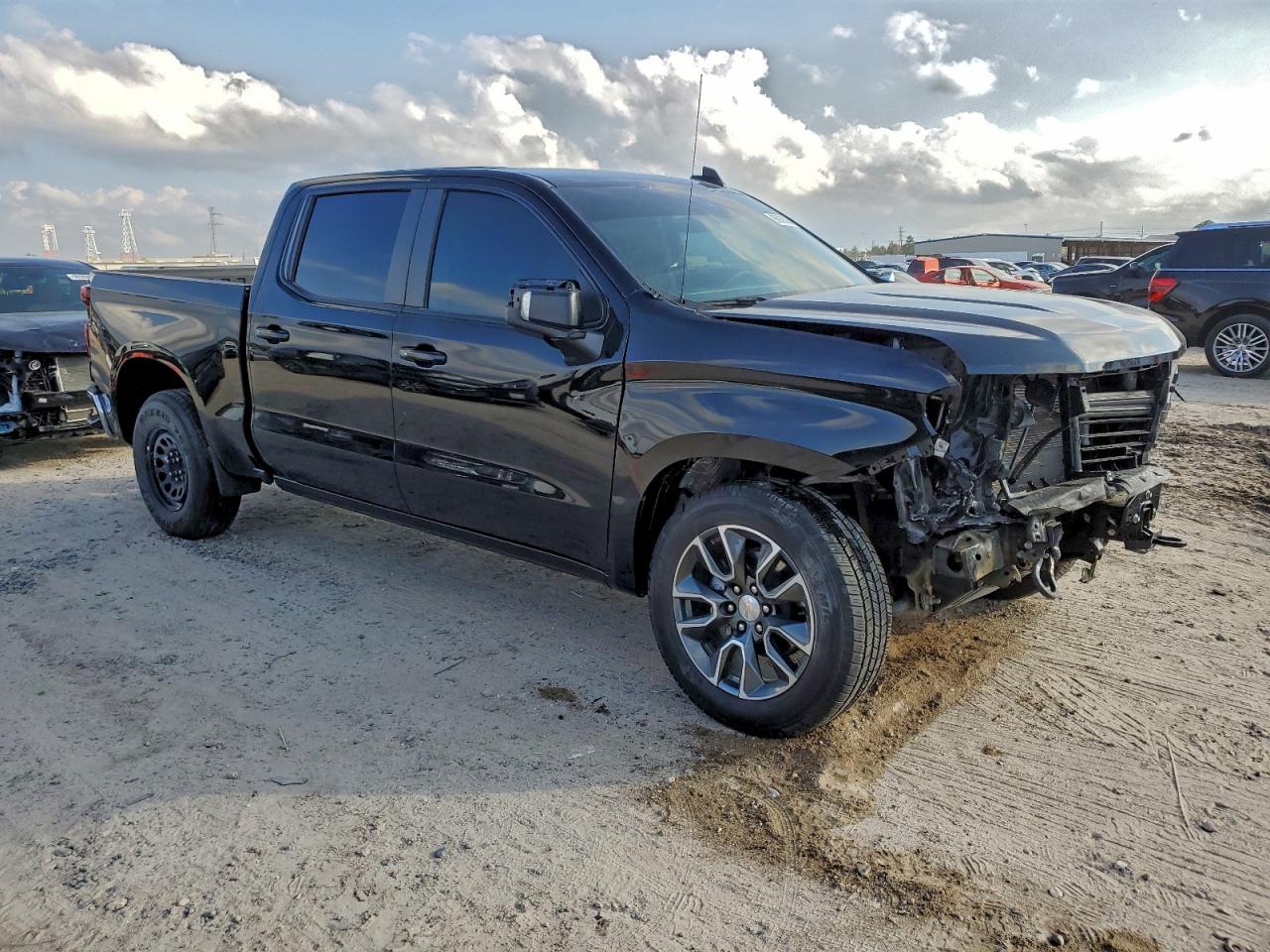 2024 CHEVROLET SILVERADO C1500 LT photo 7