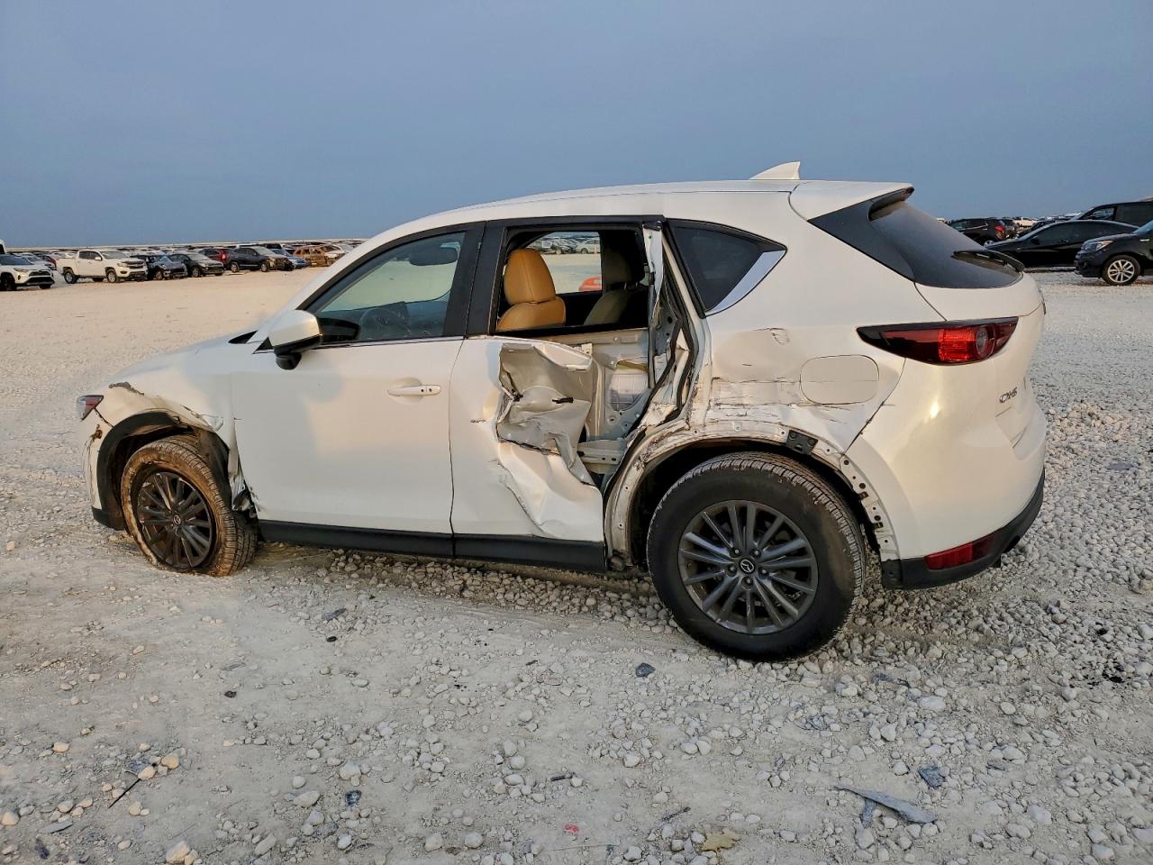2020 MAZDA CX-5 TOURING photo 3