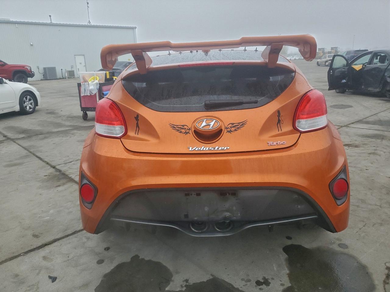 2013 HYUNDAI VELOSTER TURBO photo 11