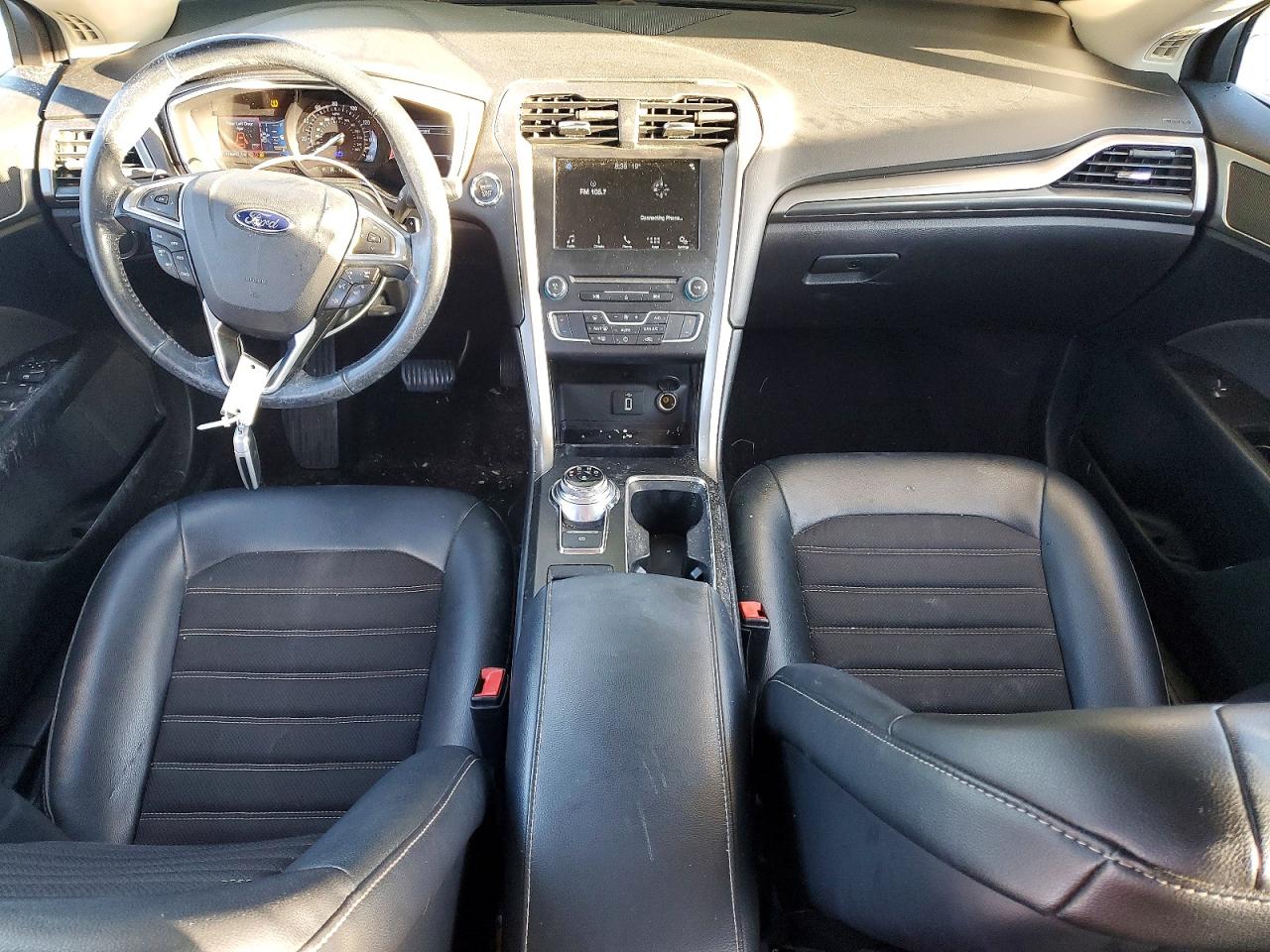 2017 FORD FUSION SE photo 8