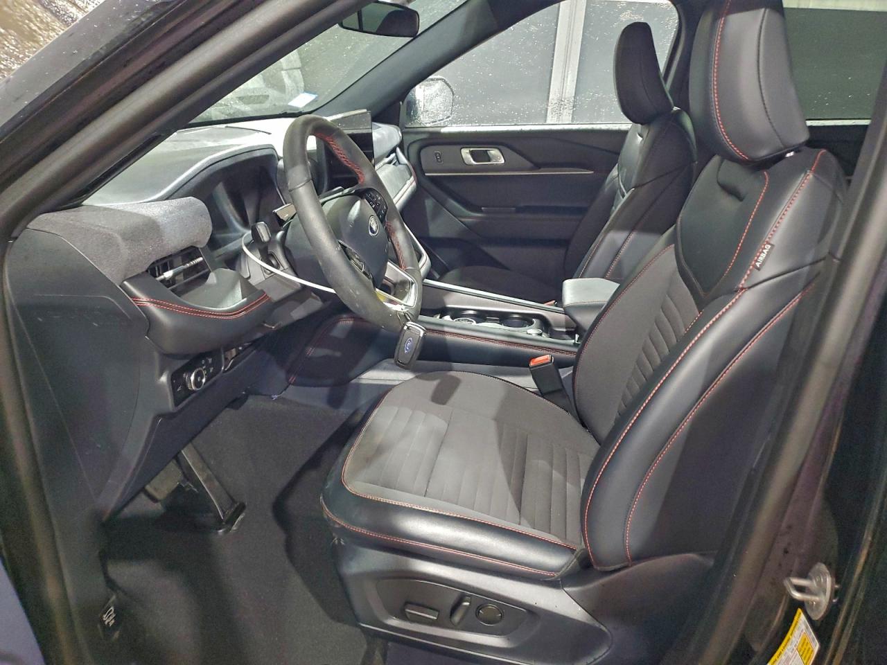 2025 FORD EXPLORER ST-LINE photo 7