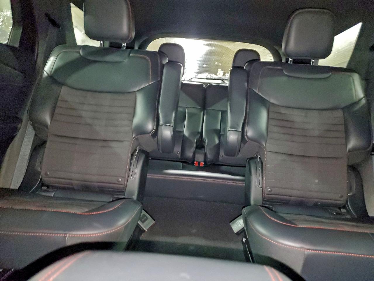2025 FORD EXPLORER ST-LINE photo 10