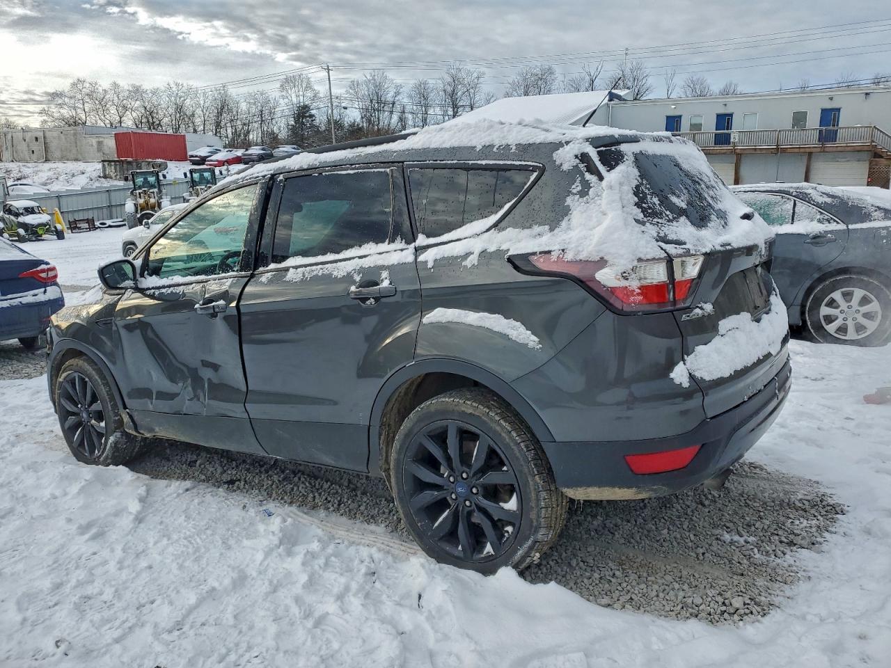 2017 FORD ESCAPE SE photo 2