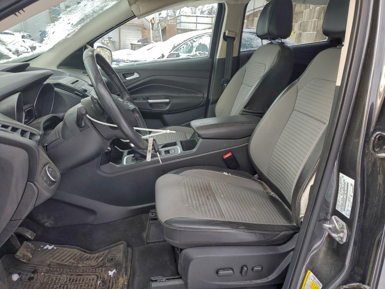 2017 FORD ESCAPE SE photo 7