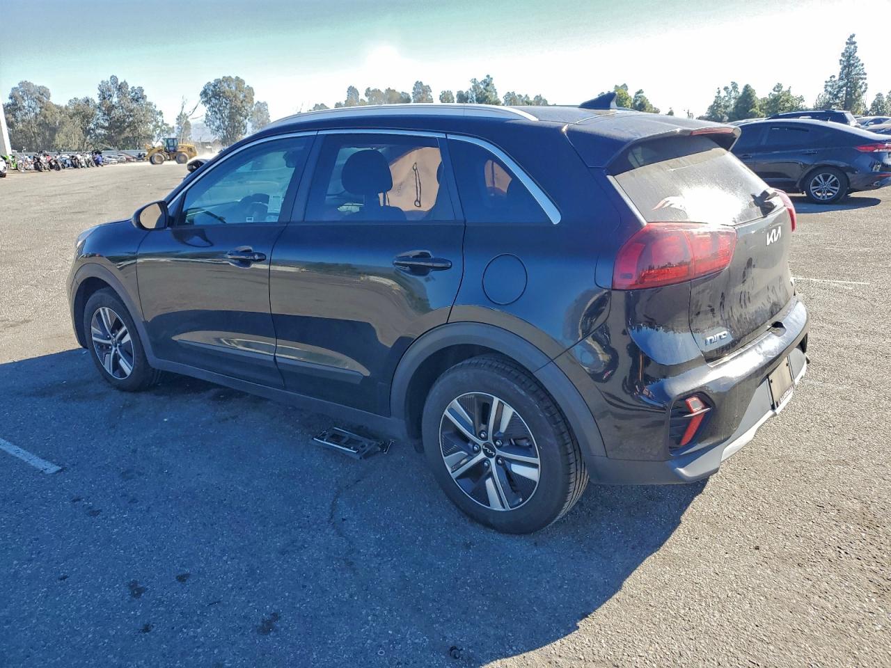 2022 KIA NIRO LX photo 2