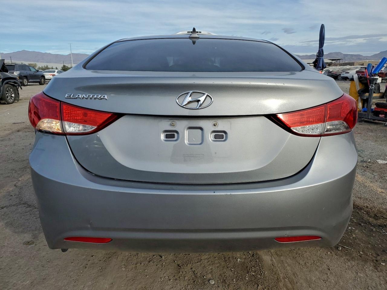 2013 HYUNDAI ELANTRA GLS photo 6