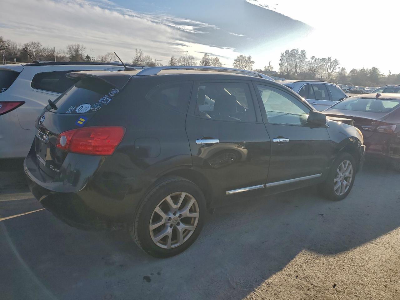 2011 NISSAN ROGUE S photo 3
