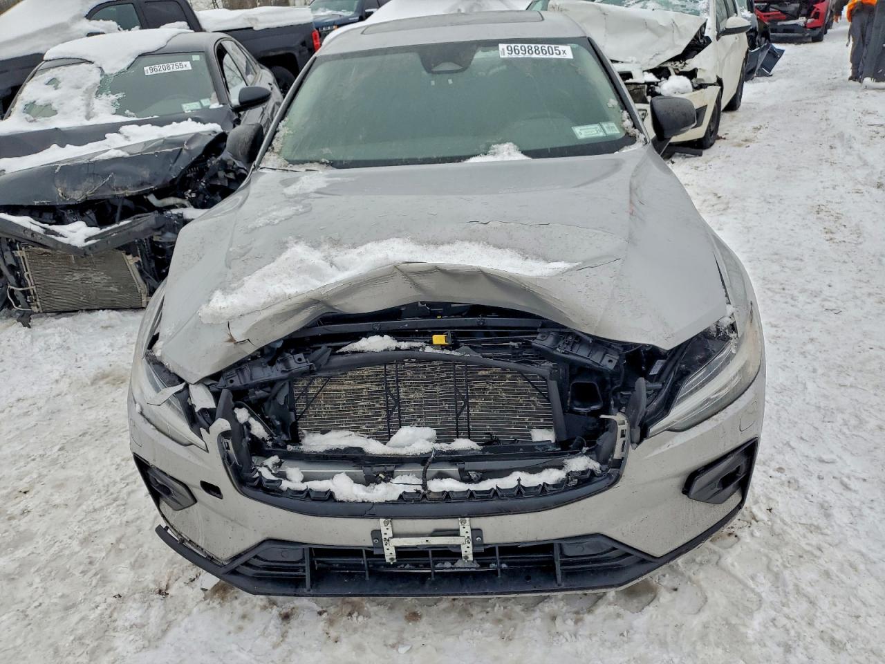 2024 VOLVO S60 CORE photo 5