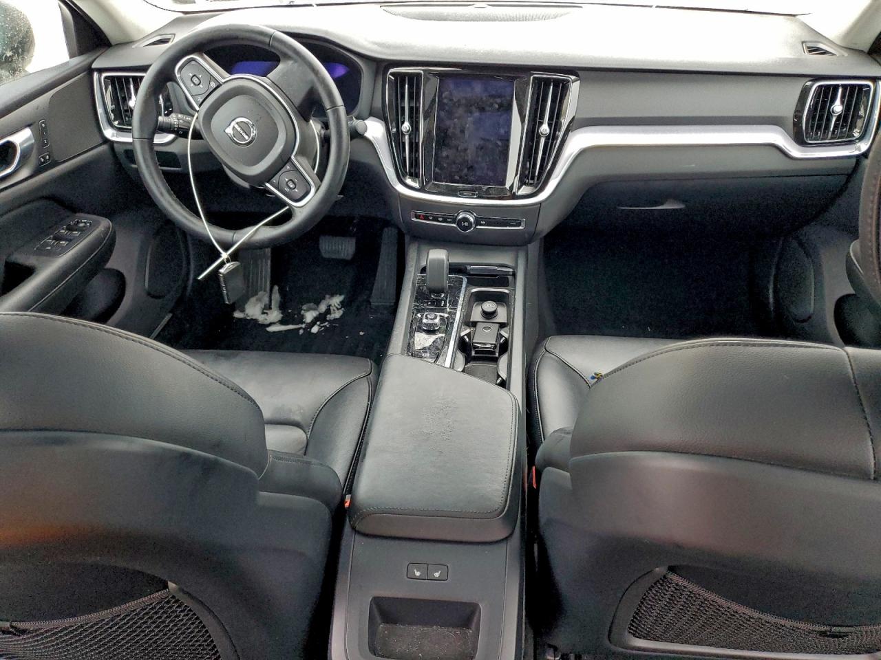 2024 VOLVO S60 CORE photo 8