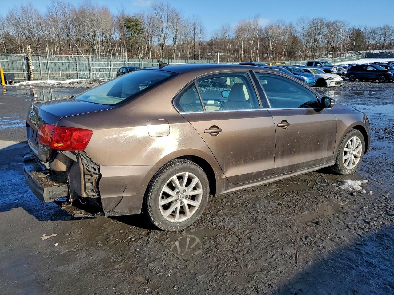 2013 VOLKSWAGEN JETTA SE photo 3
