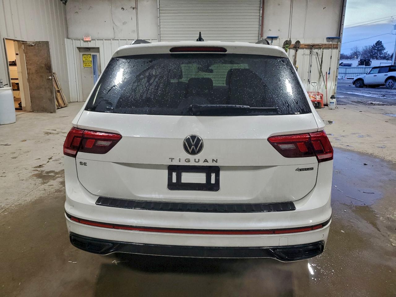 2024 VOLKSWAGEN TIGUAN SE R-LINE BLACK photo 6