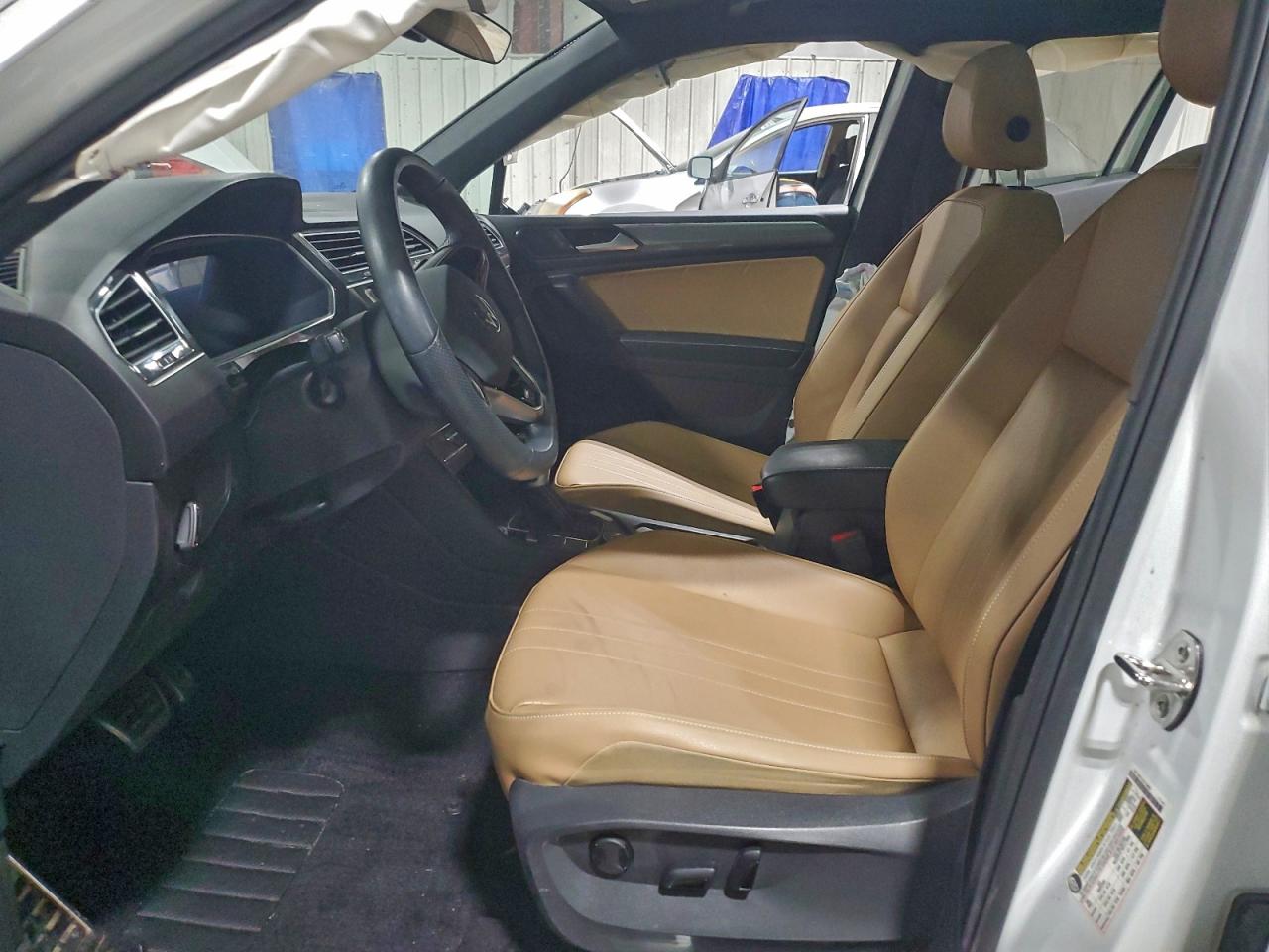 2024 VOLKSWAGEN TIGUAN SE R-LINE BLACK photo 7