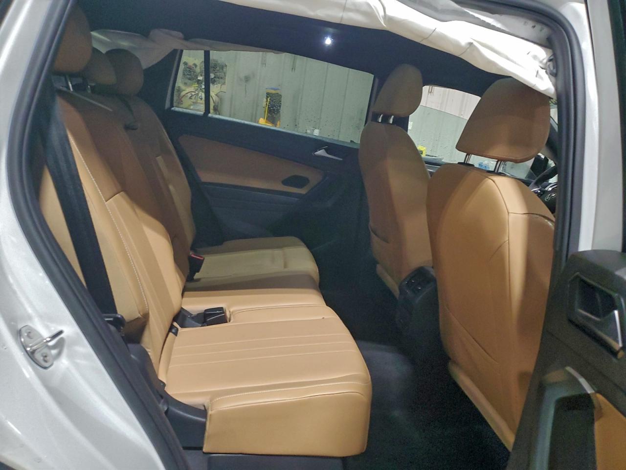2024 VOLKSWAGEN TIGUAN SE R-LINE BLACK photo 11