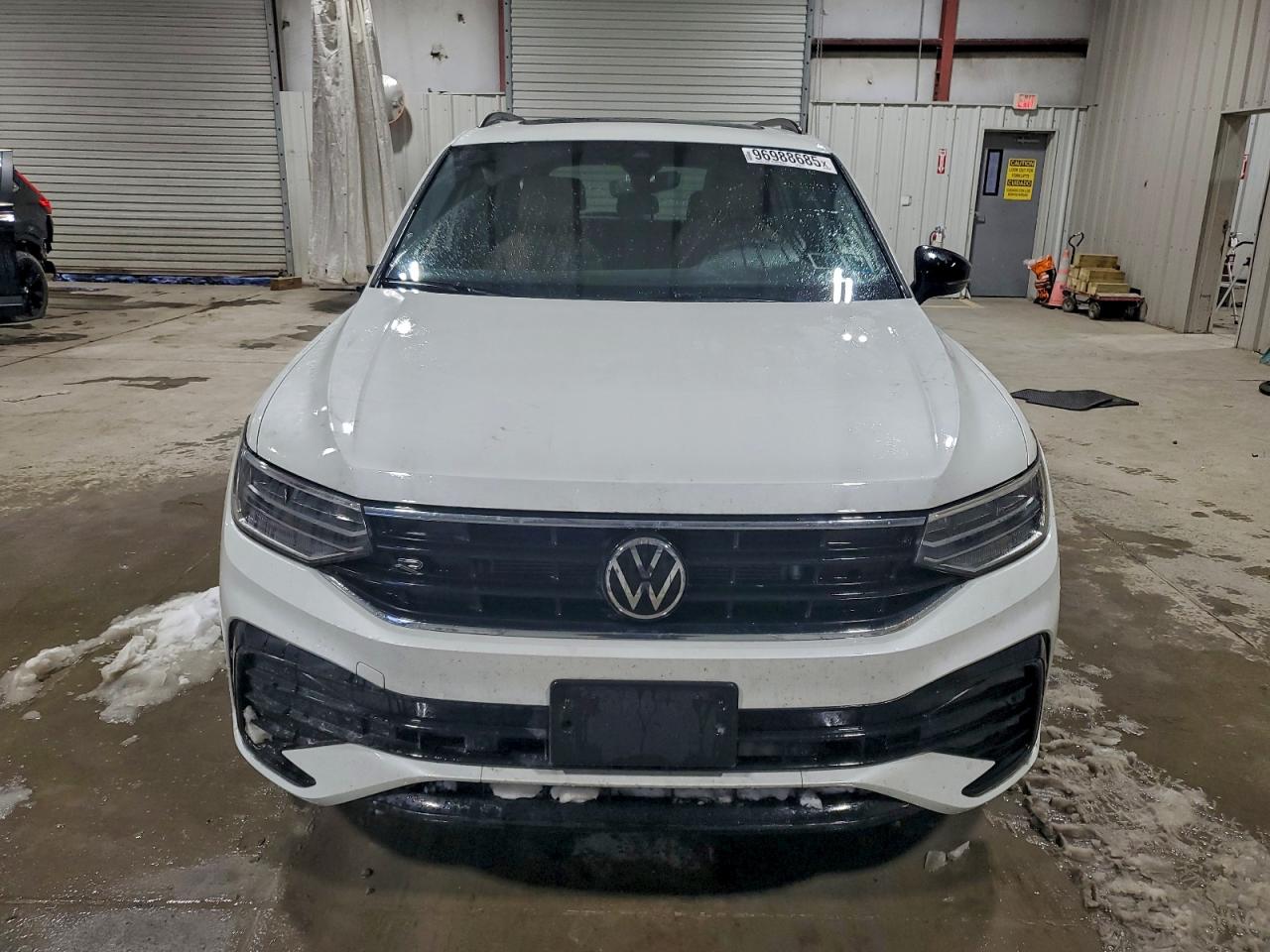 2024 VOLKSWAGEN TIGUAN SE R-LINE BLACK photo 5