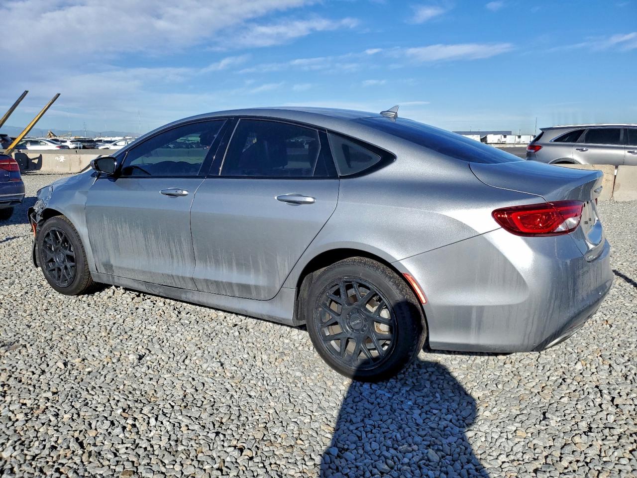 2015 CHRYSLER 200 S photo 2