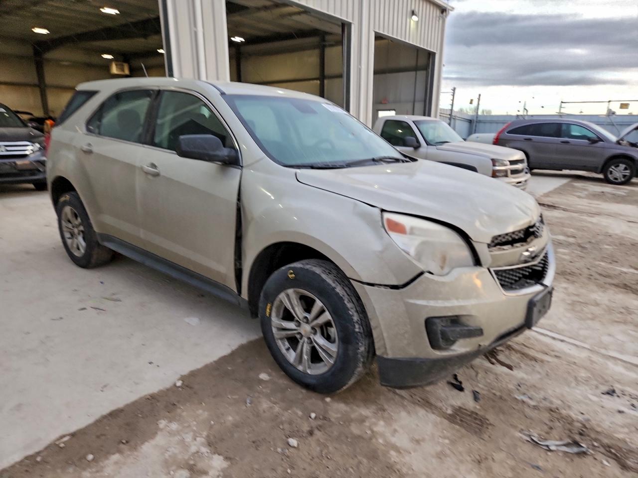 2014 CHEVROLET EQUINOX LS photo 4