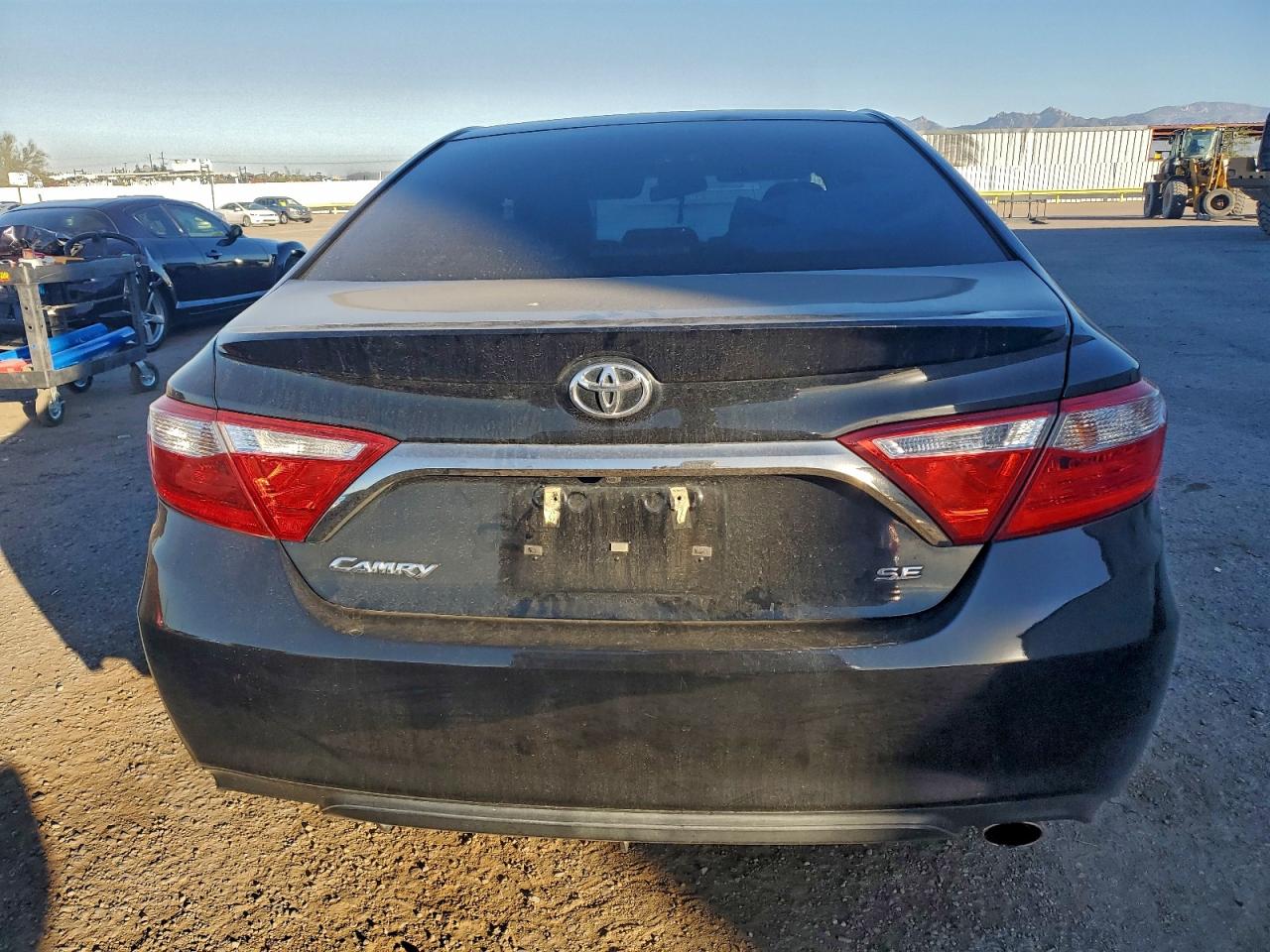 2015 TOYOTA CAMRY LE photo 11