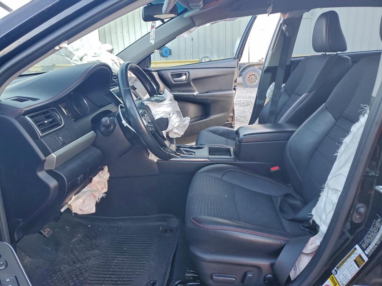 2015 TOYOTA CAMRY LE photo 13