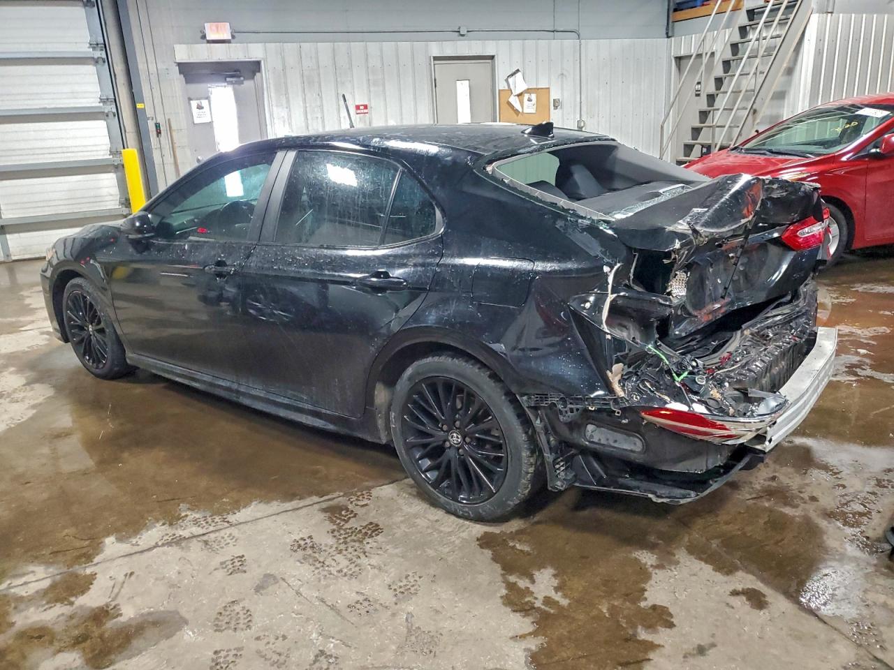 2020 TOYOTA CAMRY SE photo 2