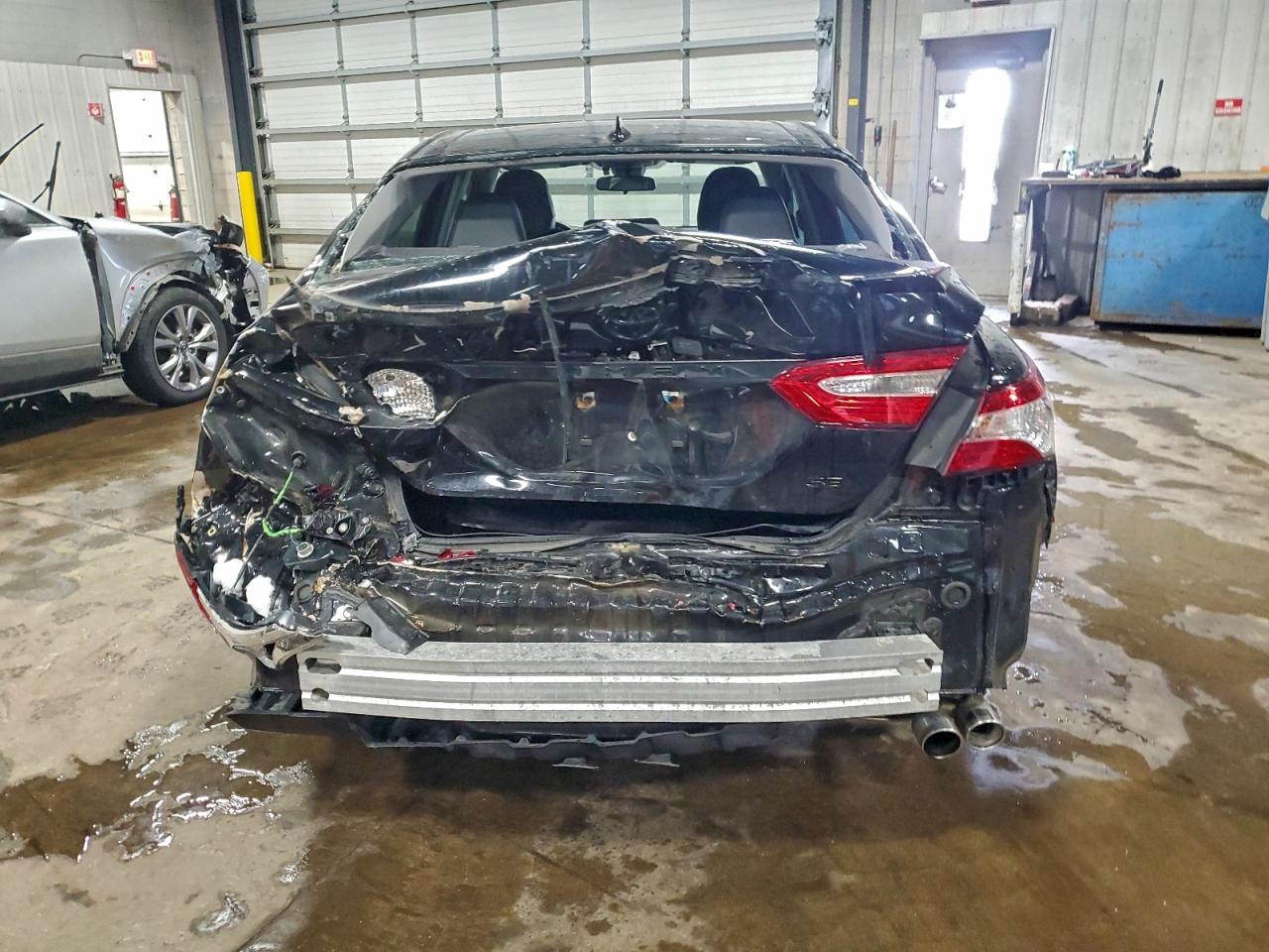 2020 TOYOTA CAMRY SE photo 6
