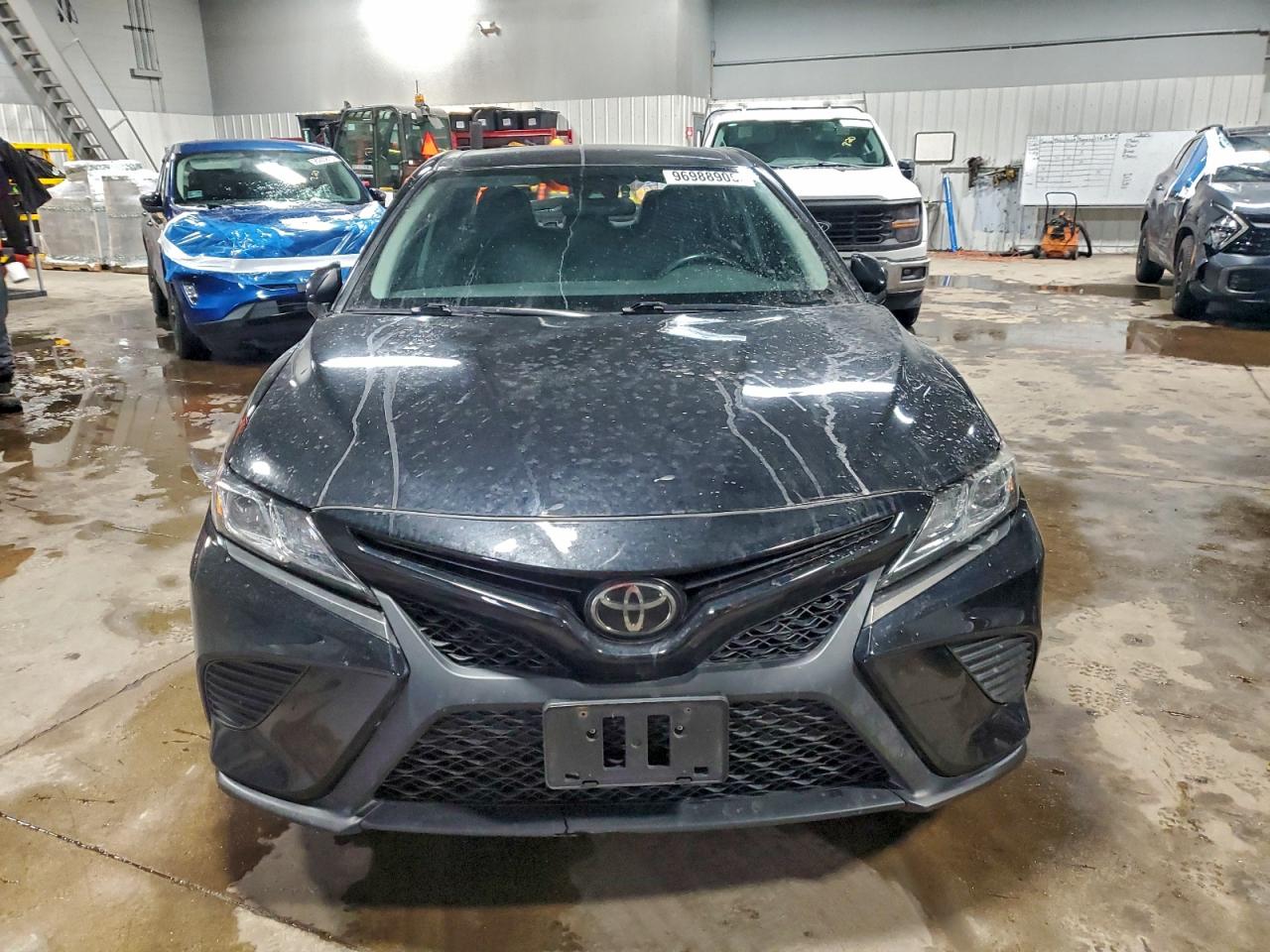 2020 TOYOTA CAMRY SE photo 5