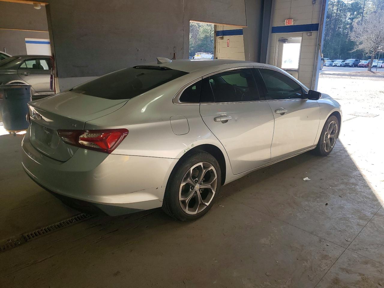 2021 CHEVROLET MALIBU LT photo 3