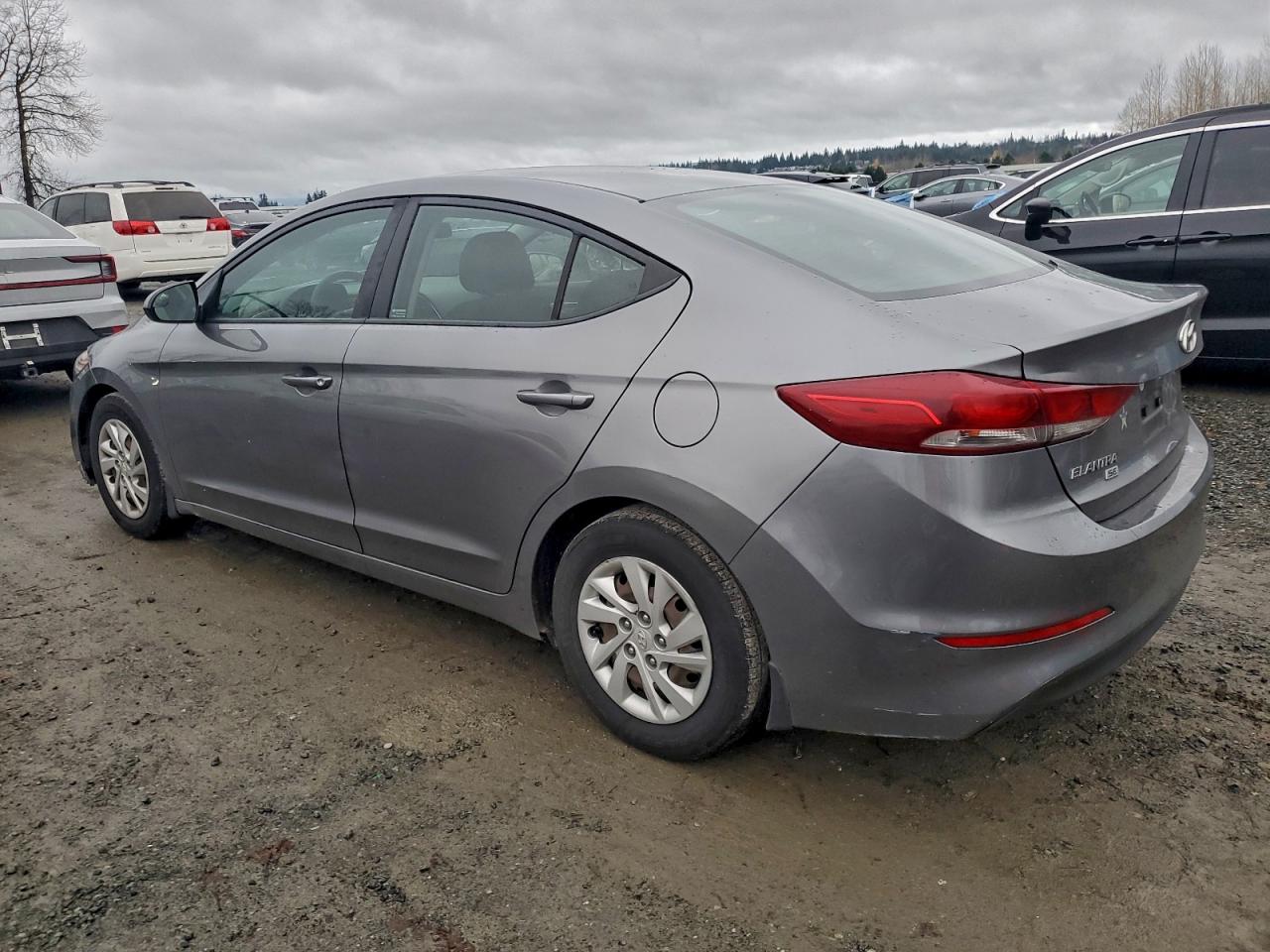 2018 HYUNDAI ELANTRA SE photo 2
