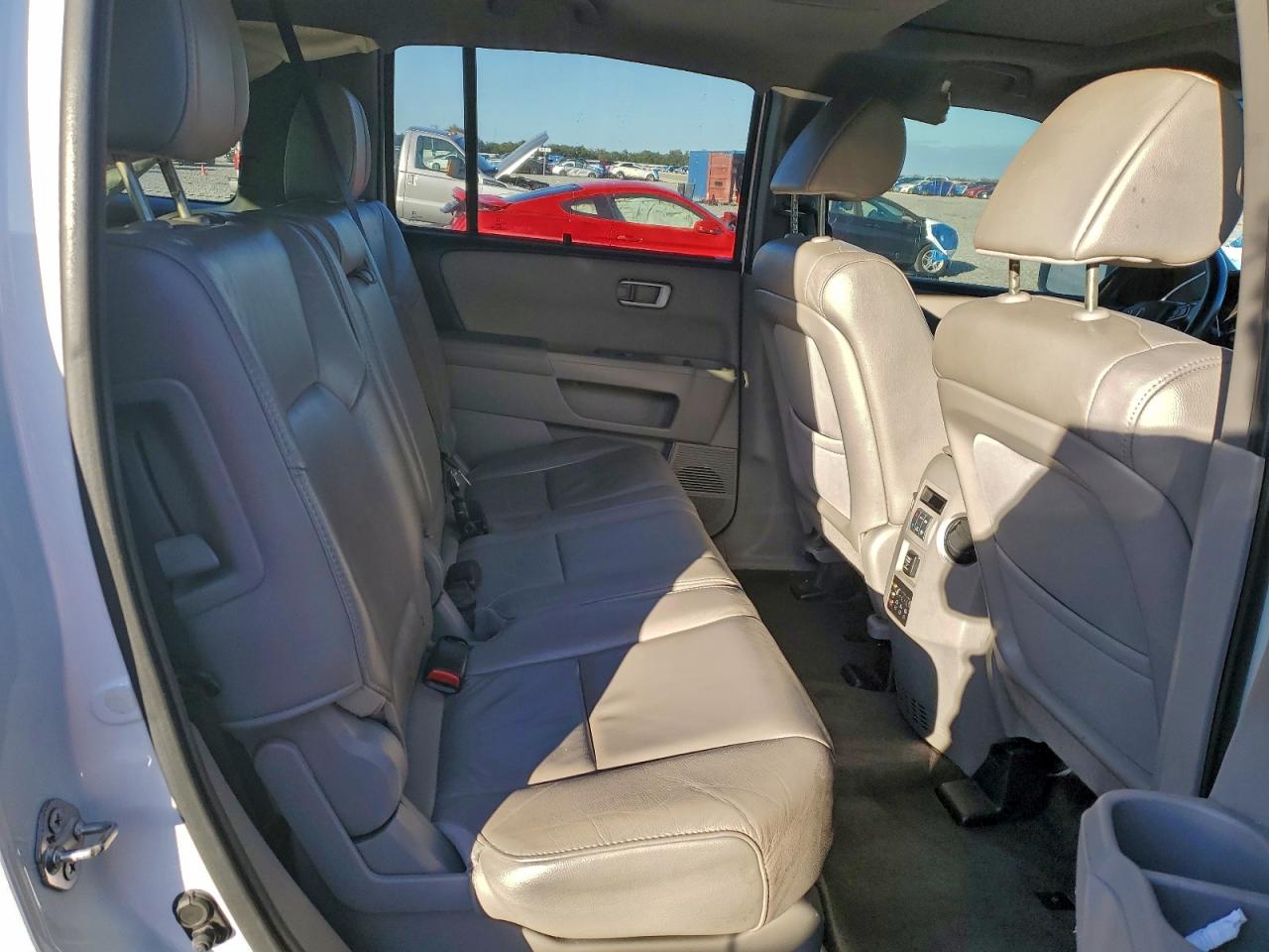 2012 HONDA PILOT TOURING photo 31
