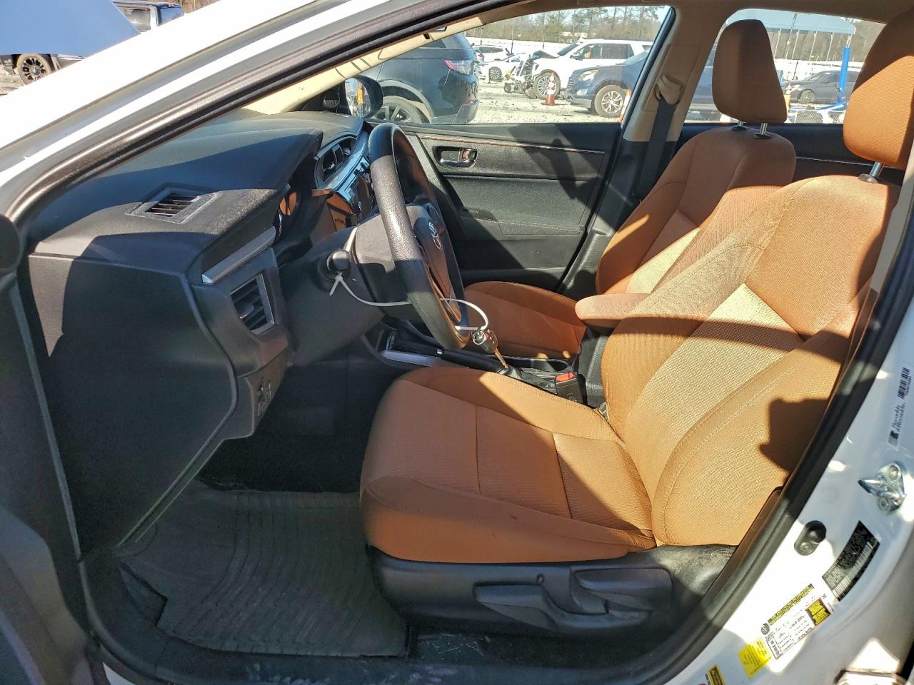 2015 TOYOTA COROLLA L photo 7