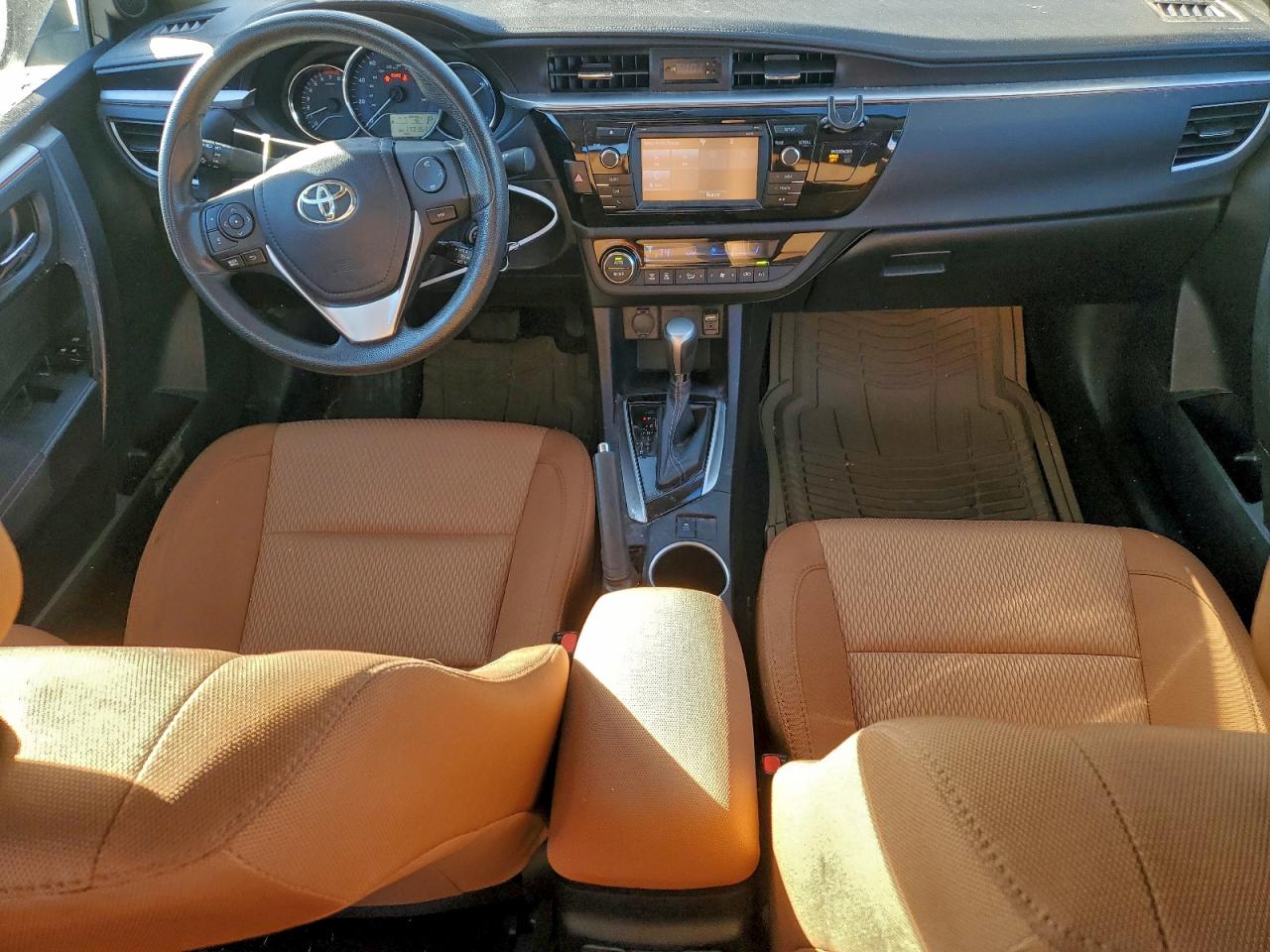2015 TOYOTA COROLLA L photo 8