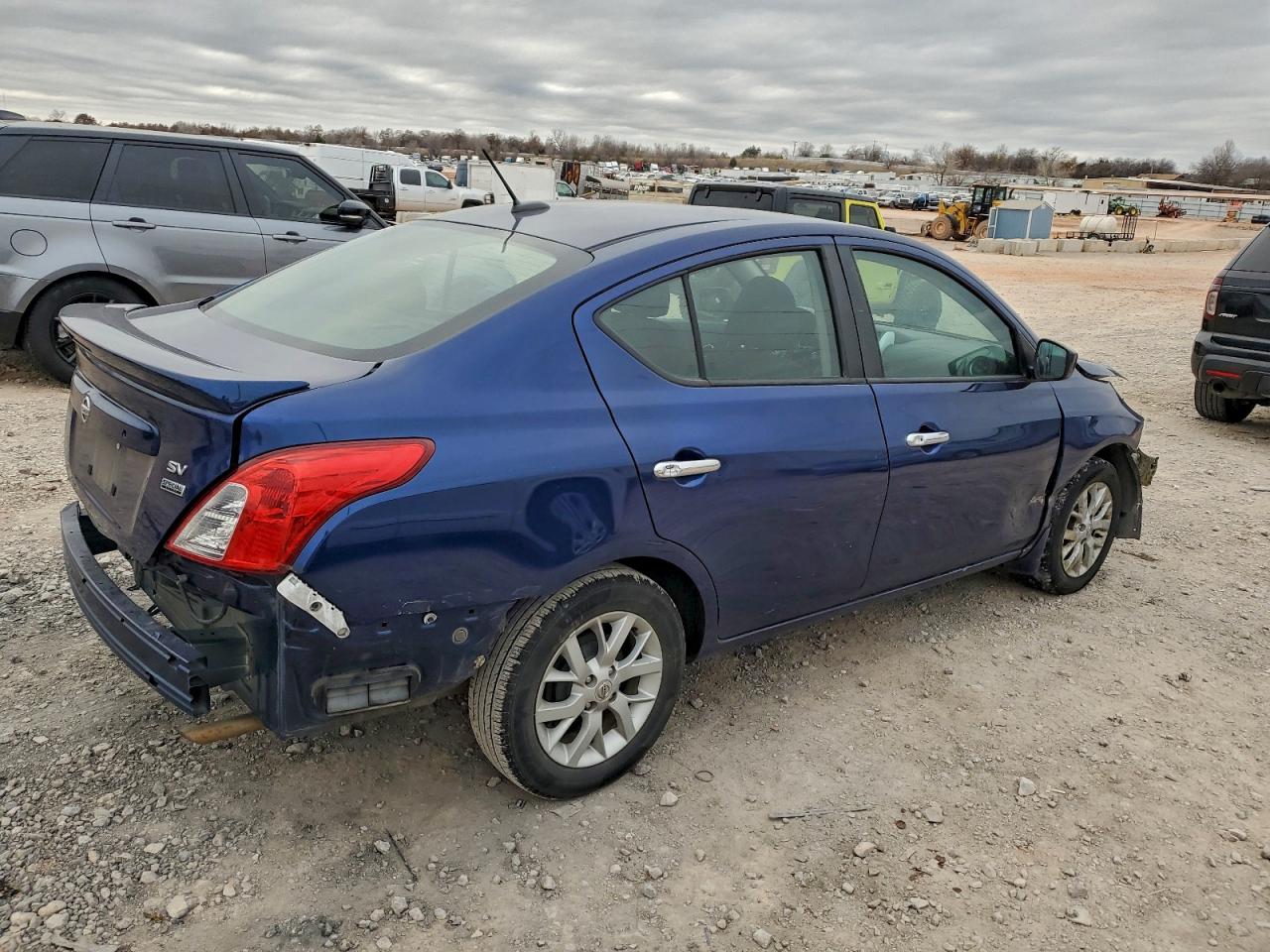 2019 NISSAN VERSA S photo 5