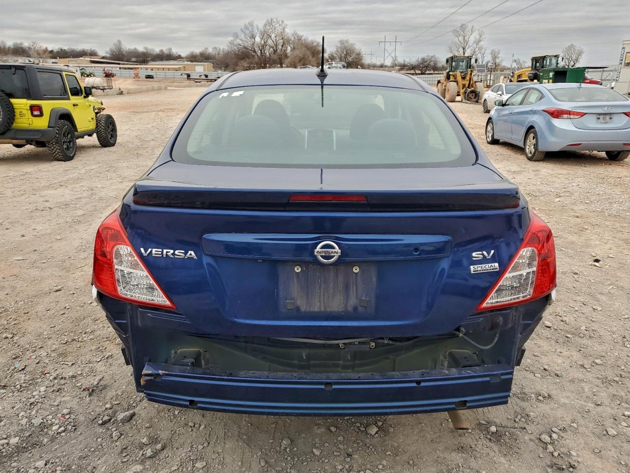 2019 NISSAN VERSA S photo 11