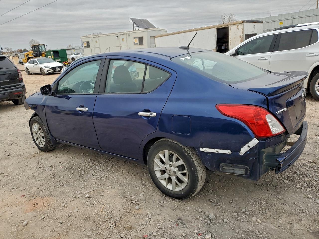 2019 NISSAN VERSA S photo 3