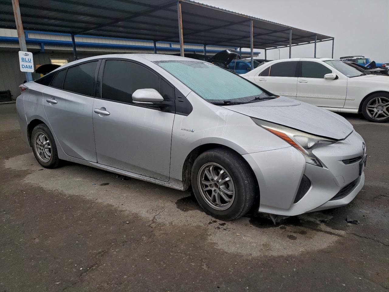 2016 TOYOTA PRIUS photo 10