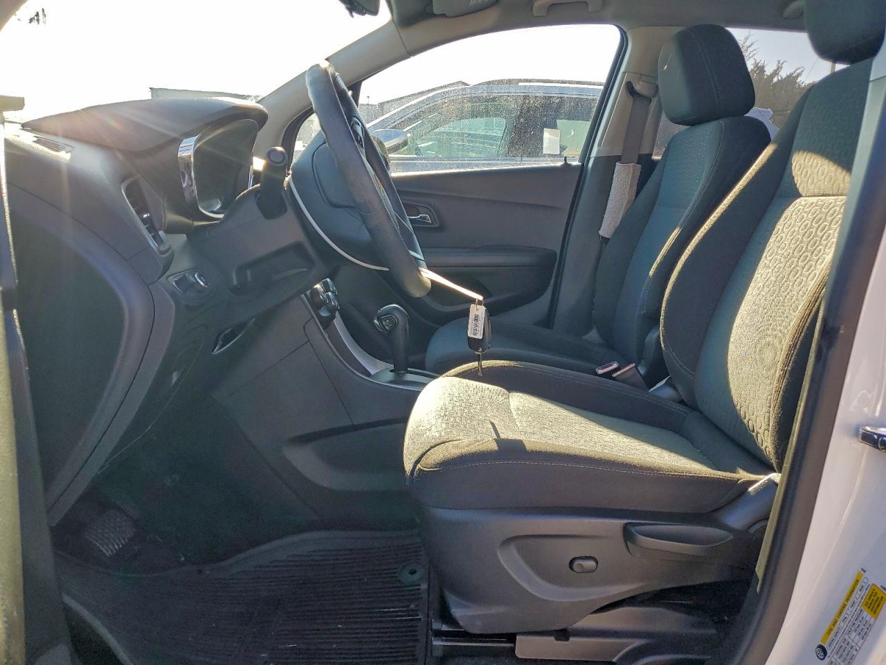 2020 CHEVROLET TRAX LS photo 19
