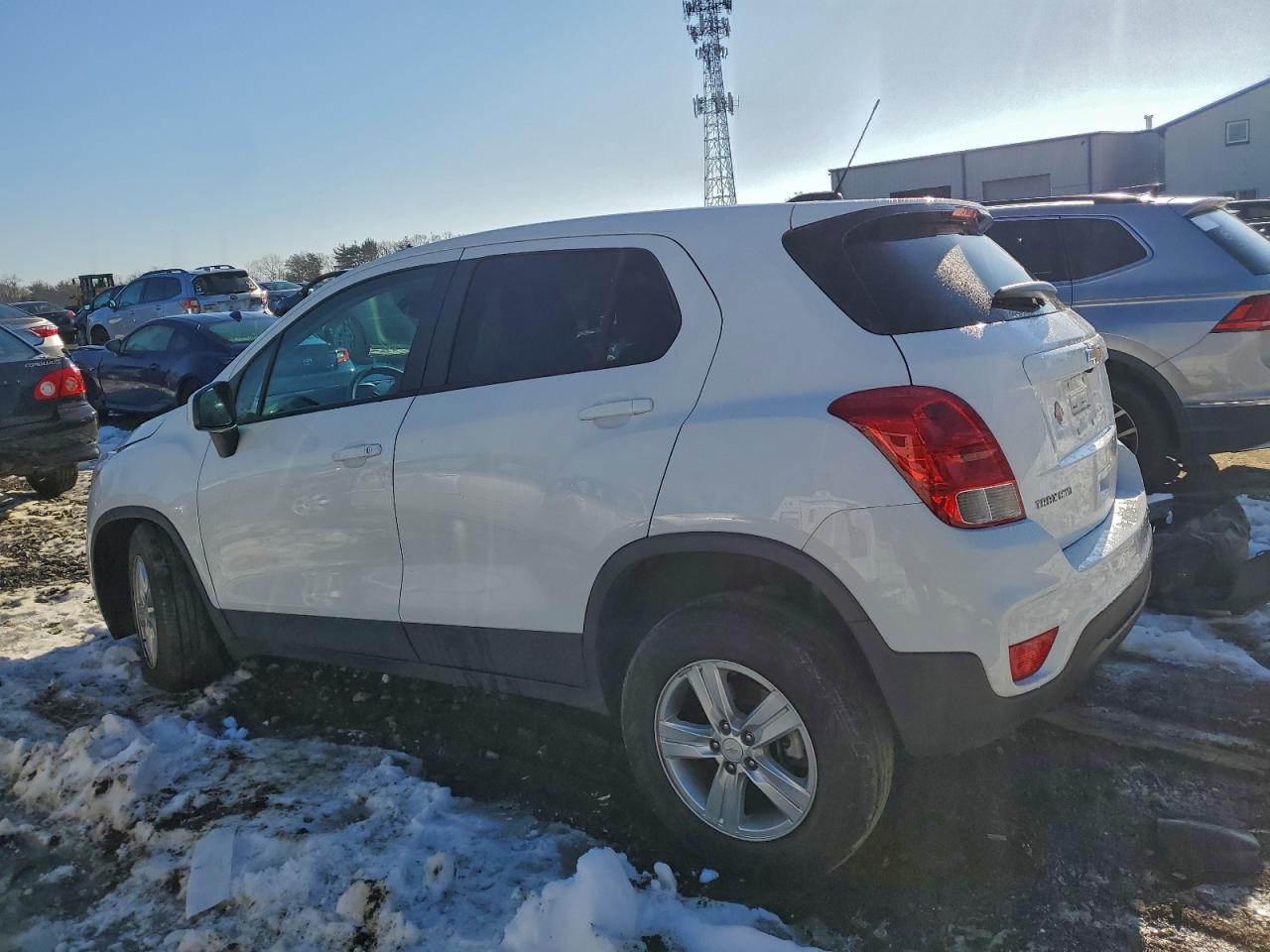 2020 CHEVROLET TRAX LS photo 4