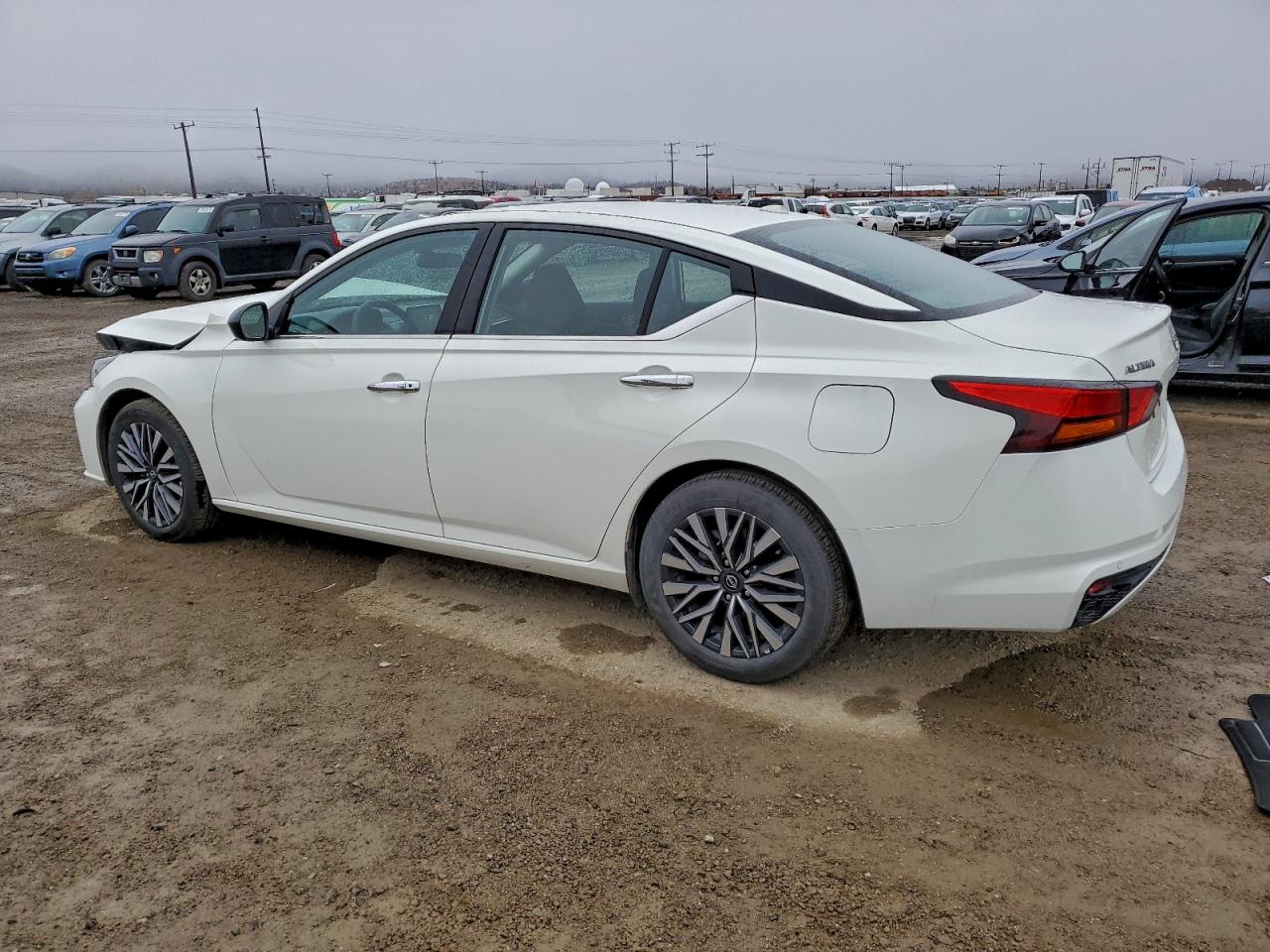 2025 NISSAN ALTIMA SV photo 4