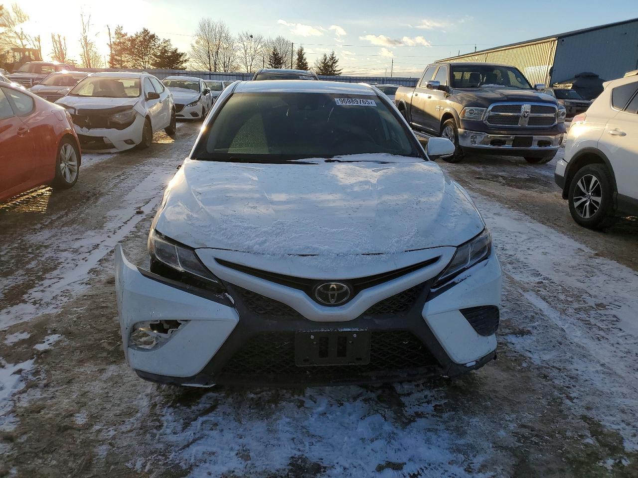 2020 TOYOTA CAMRY SE photo 5