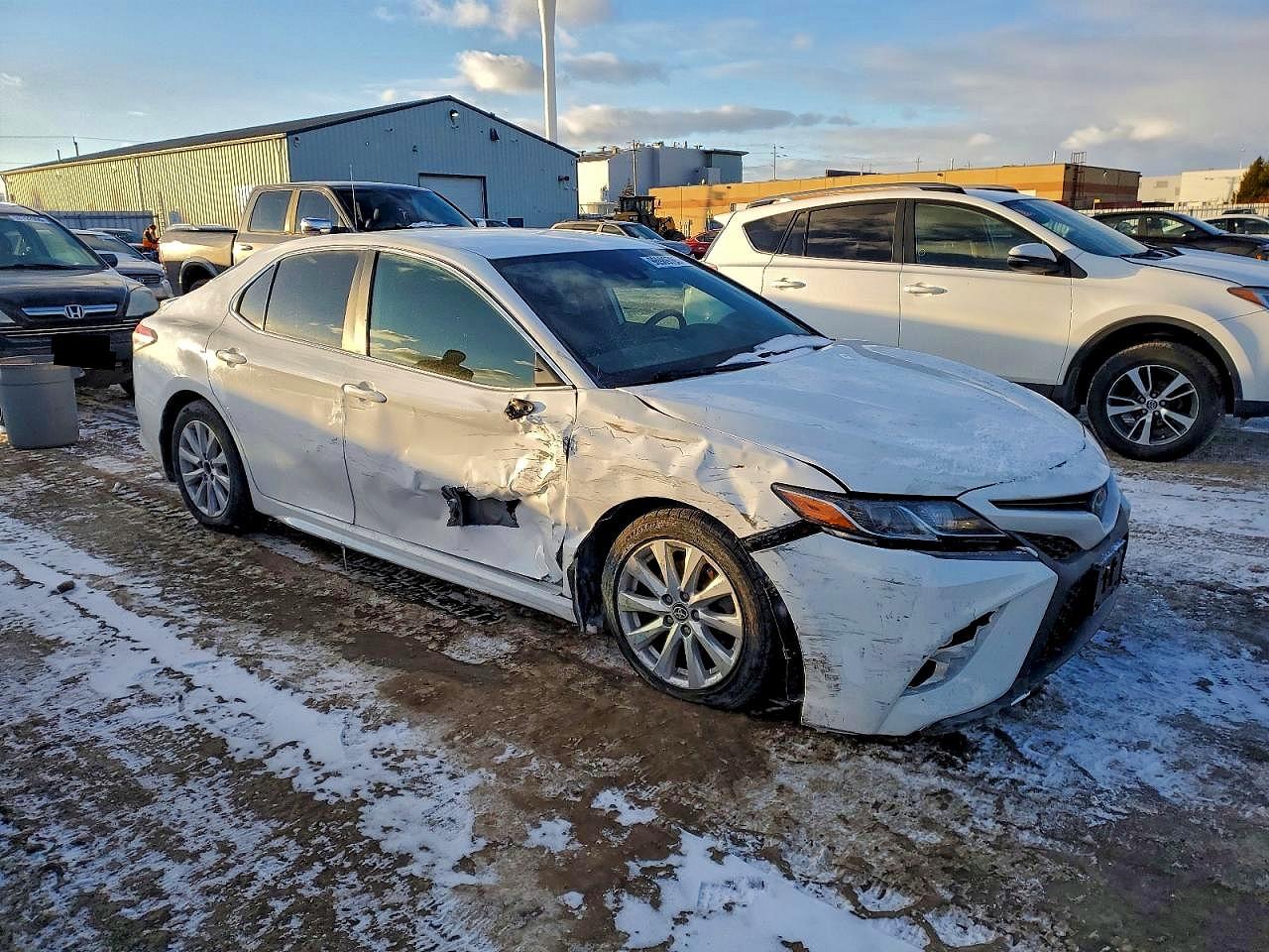 2020 TOYOTA CAMRY SE photo 4