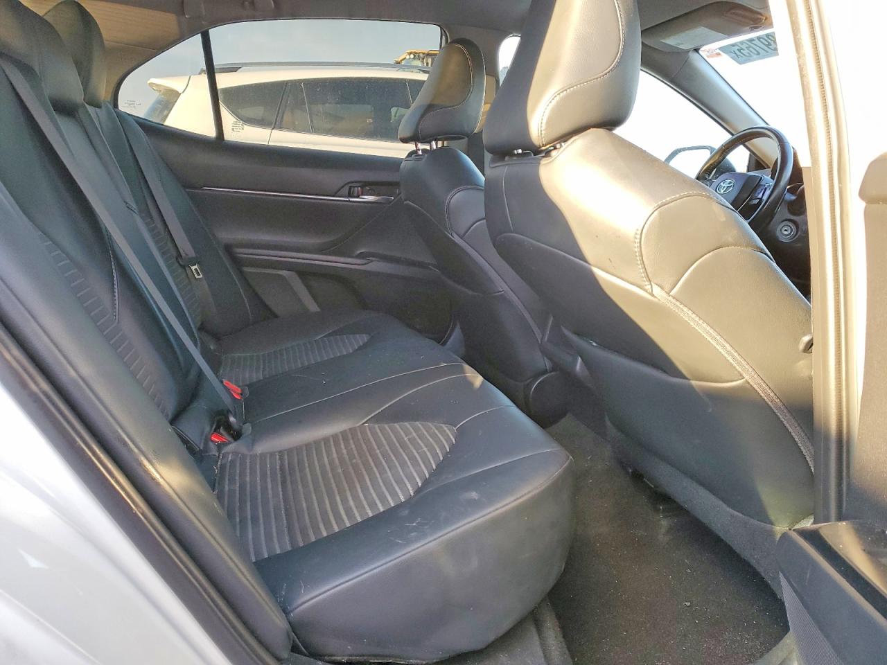 2020 TOYOTA CAMRY SE photo 10