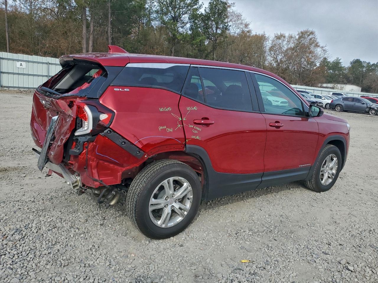 2024 GMC TERRAIN SLE photo 5