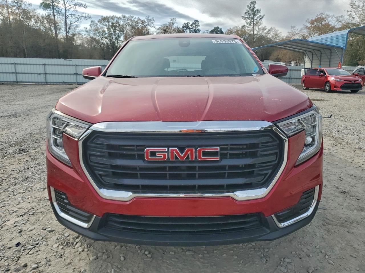 2024 GMC TERRAIN SLE photo 9