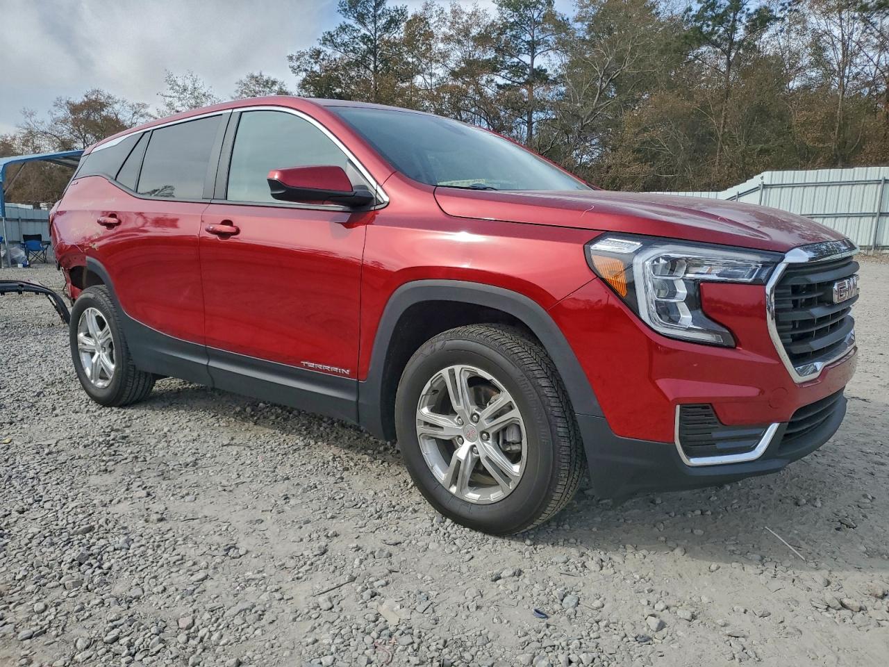 2024 GMC TERRAIN SLE photo 7
