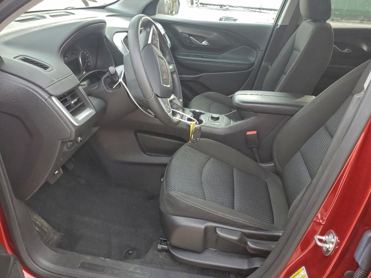 2024 GMC TERRAIN SLE photo 13